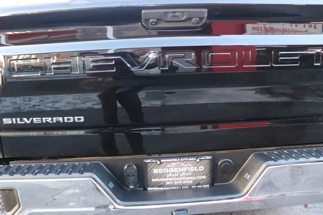 Chevrolet Silverado 1500 4WD Crew Cab 147" LT w/1LT 2025