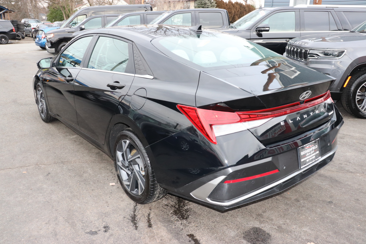 Hyundai Elantra Limited IVT 2024