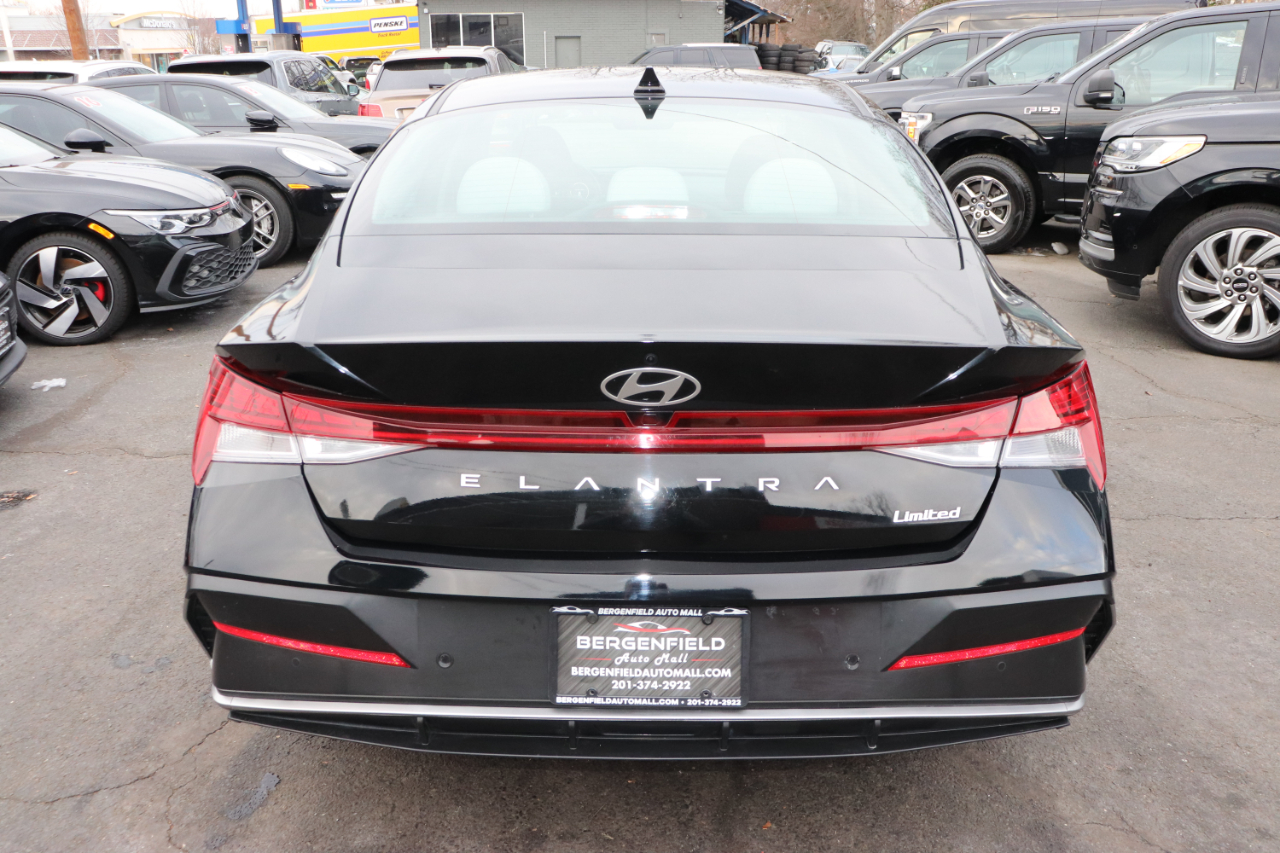 Hyundai Elantra Limited IVT 2024