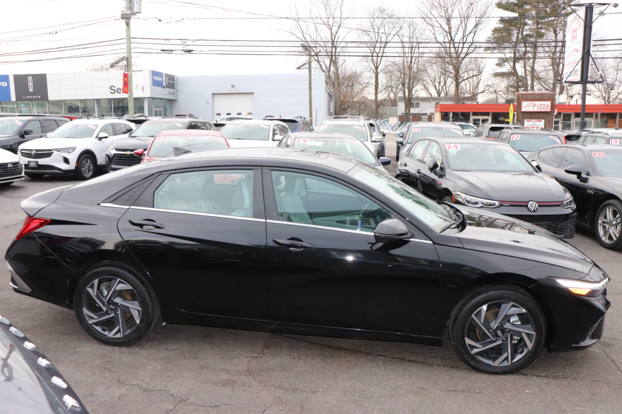 Hyundai Elantra Limited IVT 2024