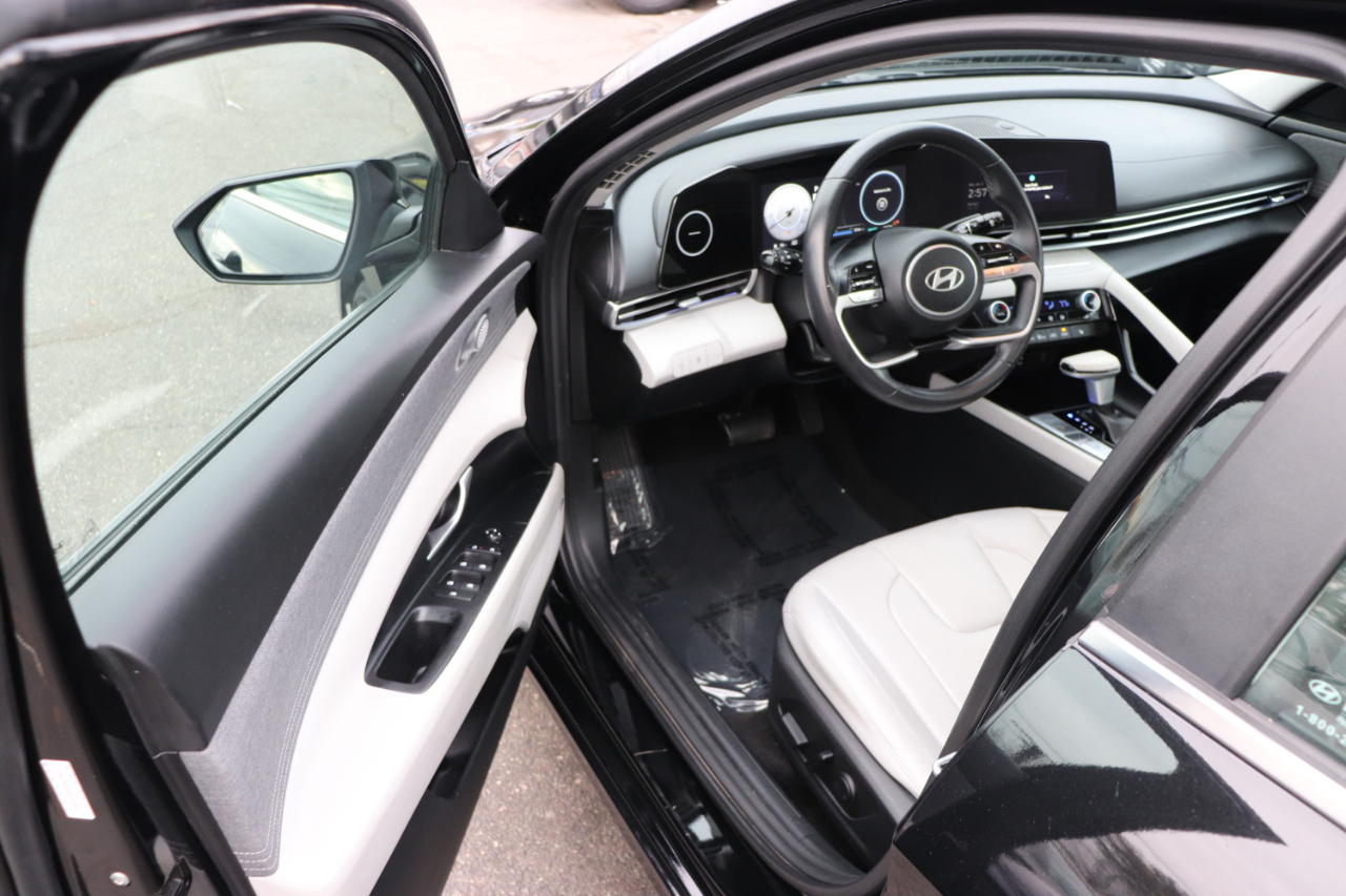 Hyundai Elantra Limited IVT 2024