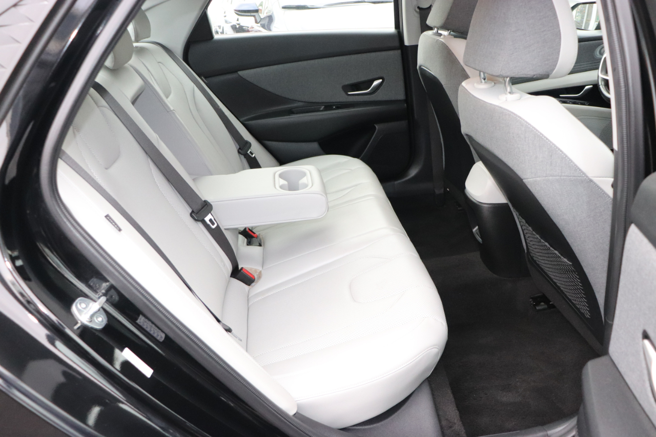 Hyundai Elantra Limited IVT 2024