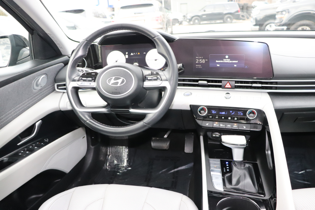 Hyundai Elantra Limited IVT 2024