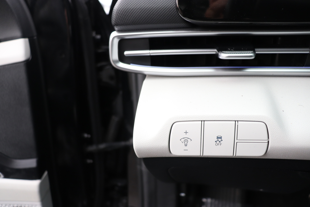 Hyundai Elantra Limited IVT 2024