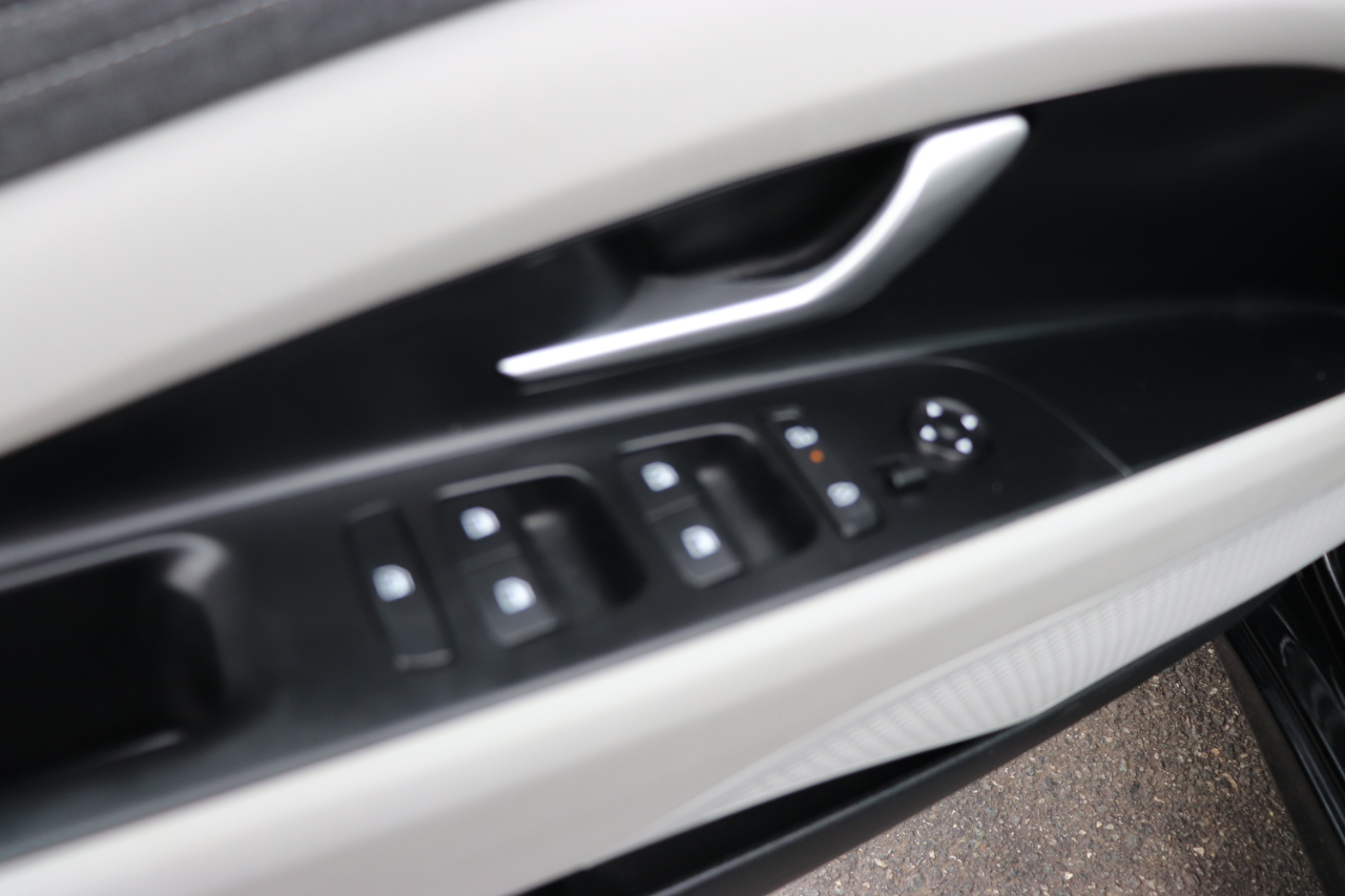 Hyundai Elantra Limited IVT 2024