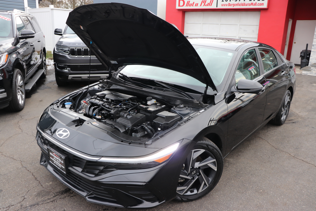 Hyundai Elantra Limited IVT 2024