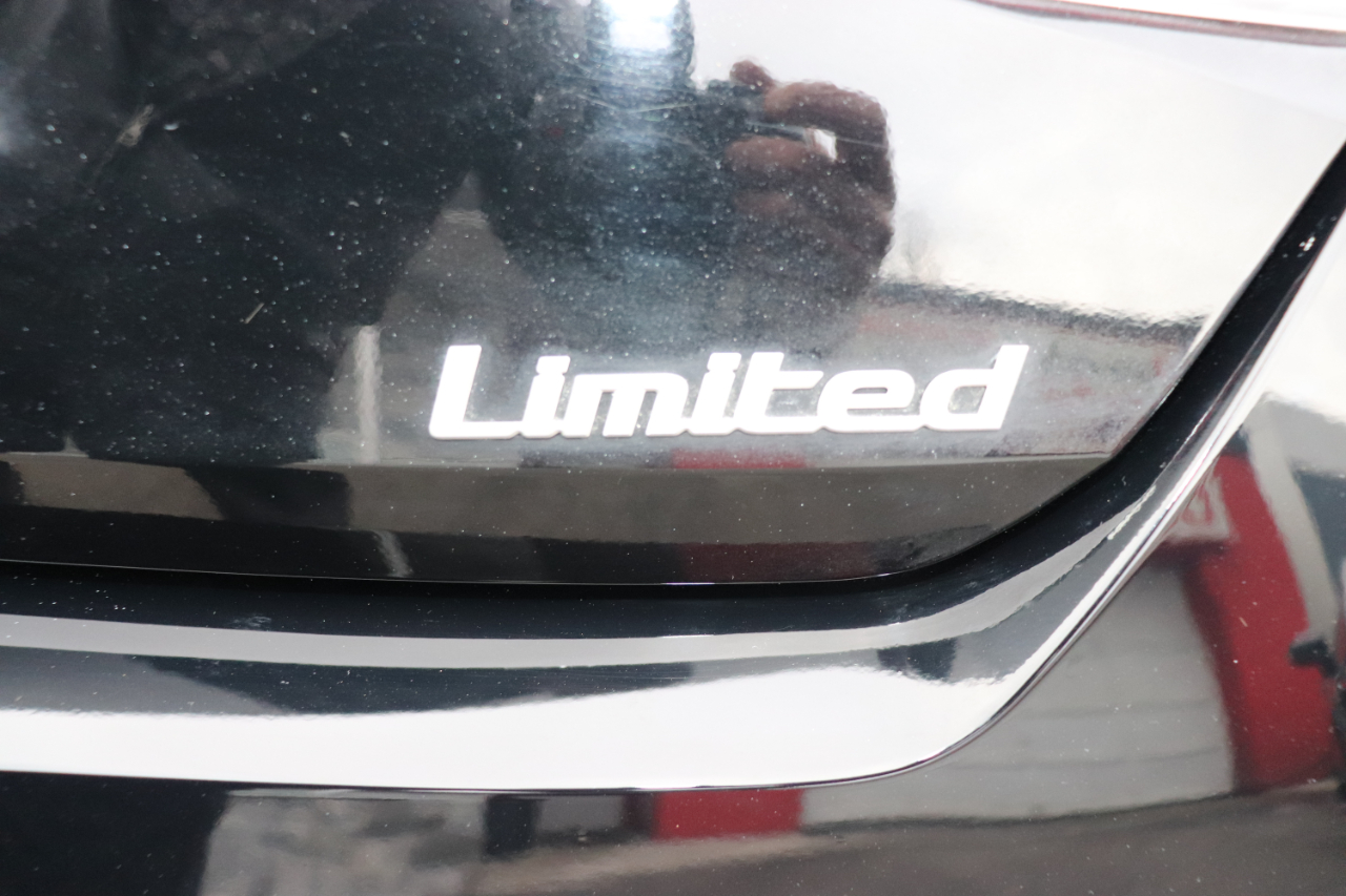 Hyundai Elantra Limited IVT 2024