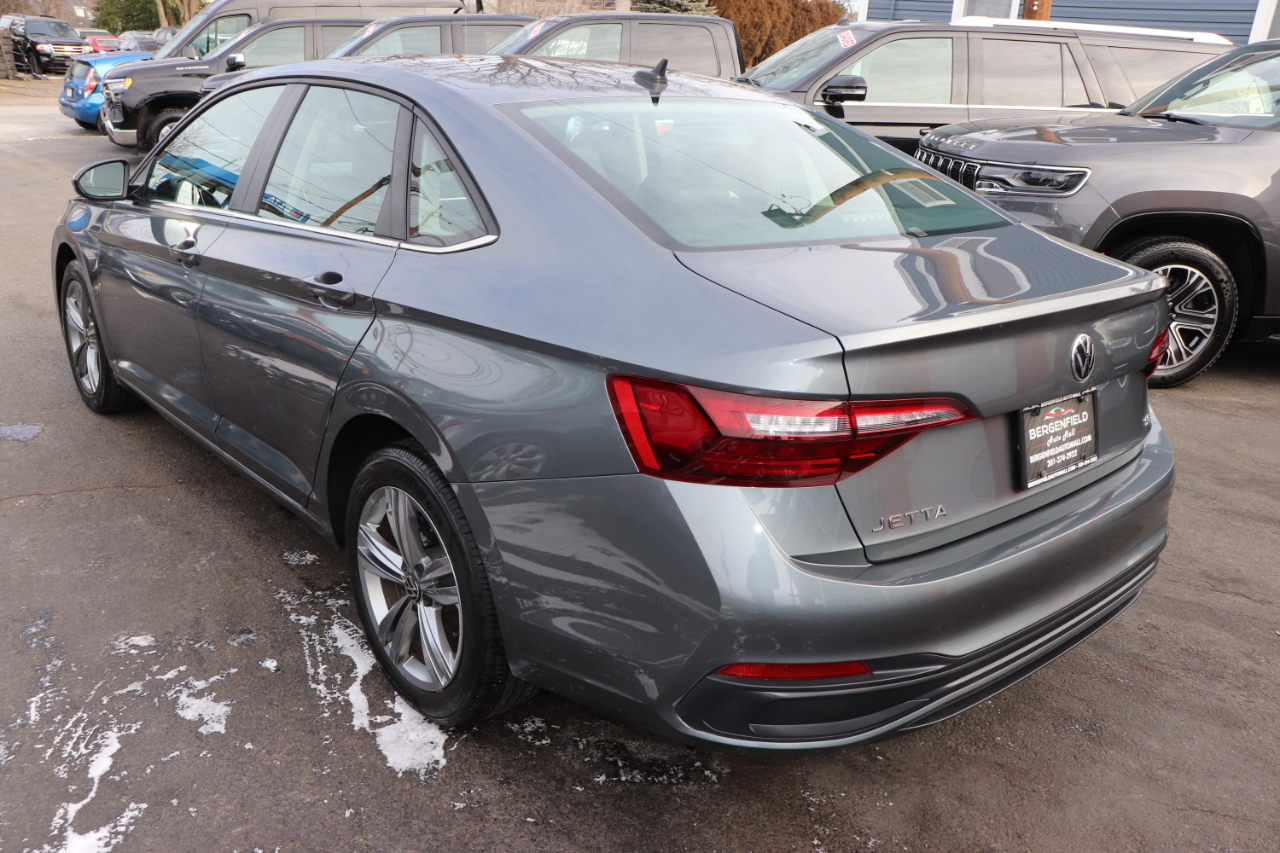 Volkswagen Jetta SE Auto 2024