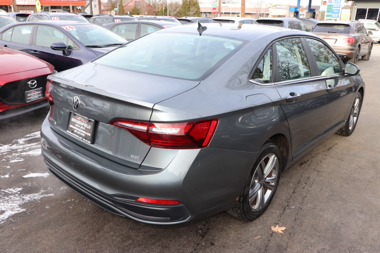 Volkswagen Jetta SE Auto 2024