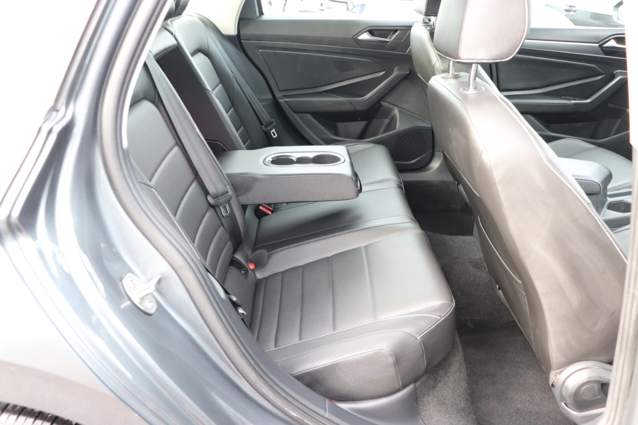 Volkswagen Jetta SE Auto 2024