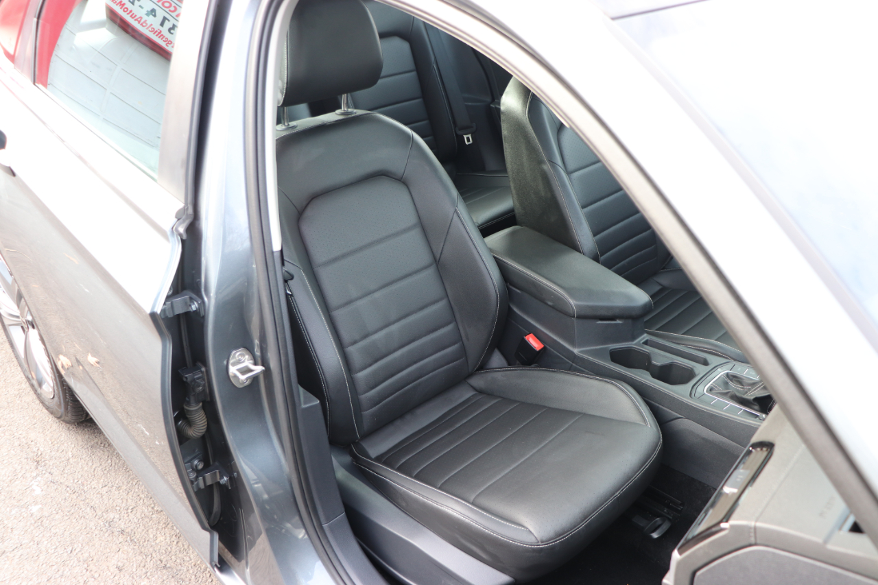 Volkswagen Jetta SE Auto 2024