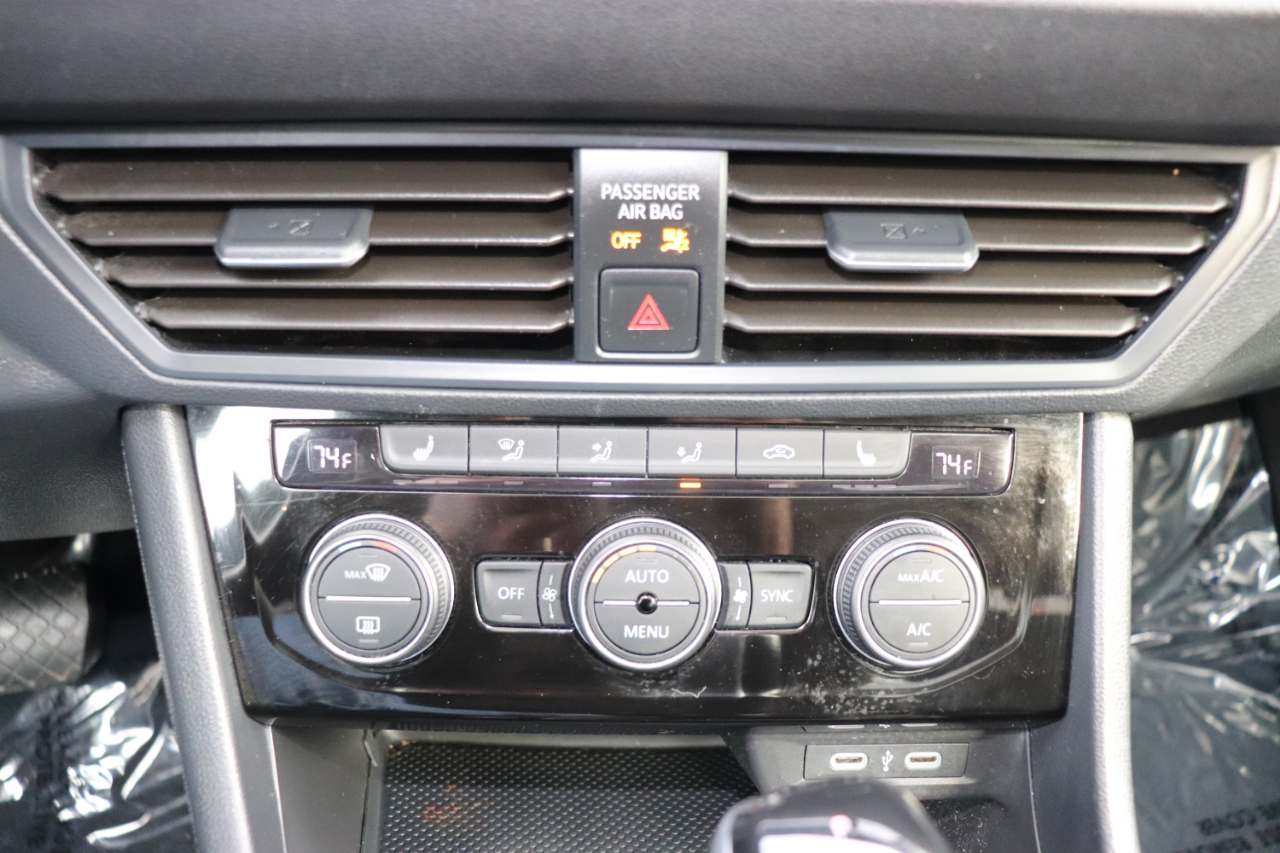 Volkswagen Jetta SE Auto 2024