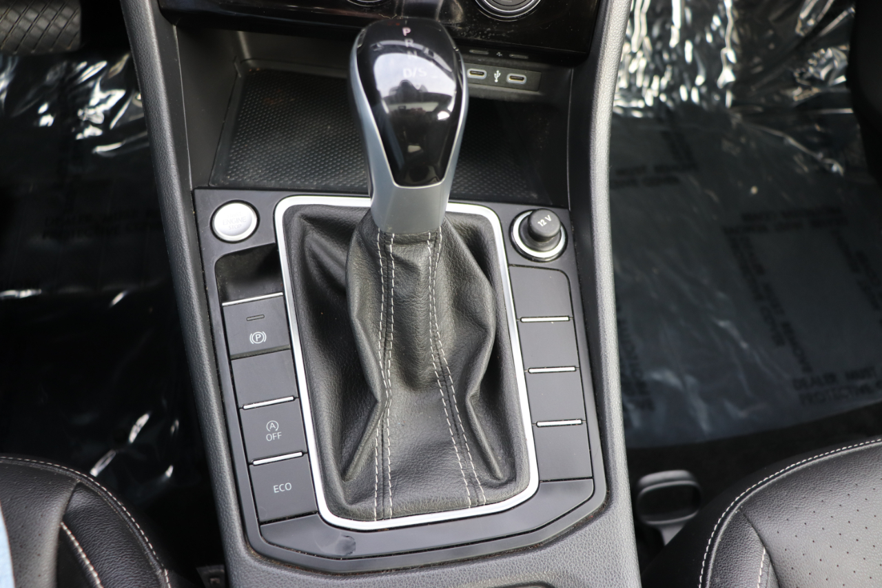 Volkswagen Jetta SE Auto 2024