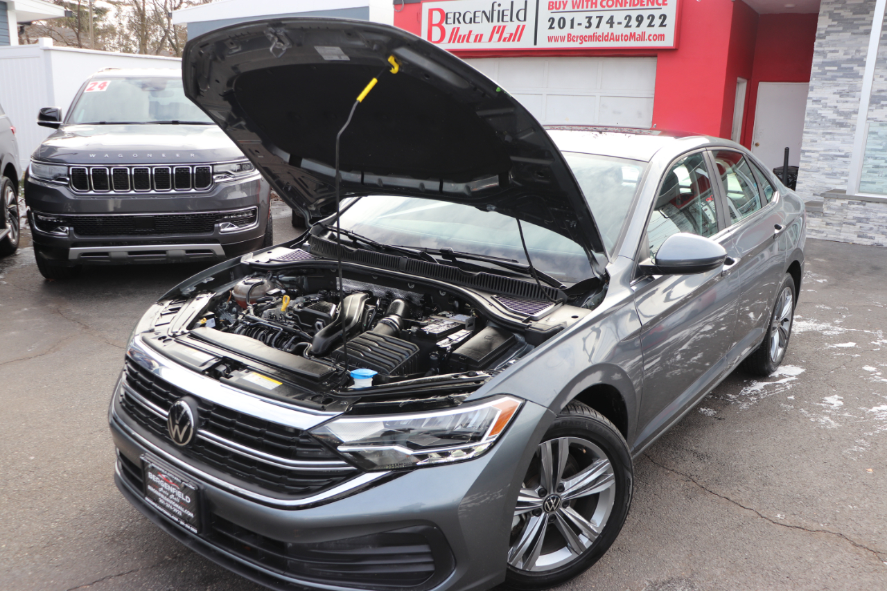 Volkswagen Jetta SE Auto 2024