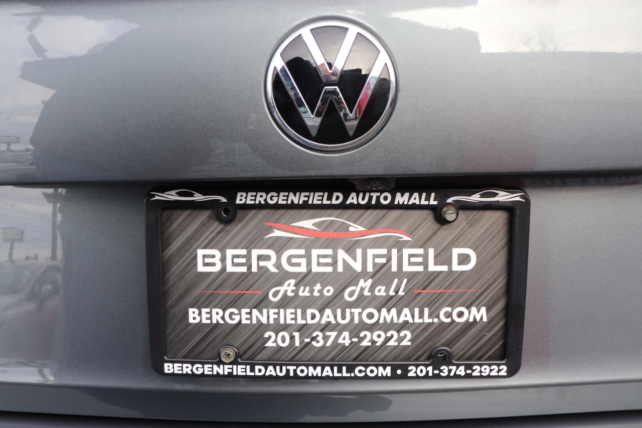 Volkswagen Jetta SE Auto 2024