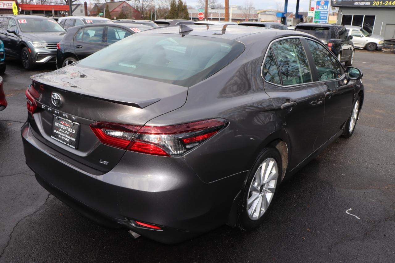 Toyota Camry LE Auto (Natl) 2024