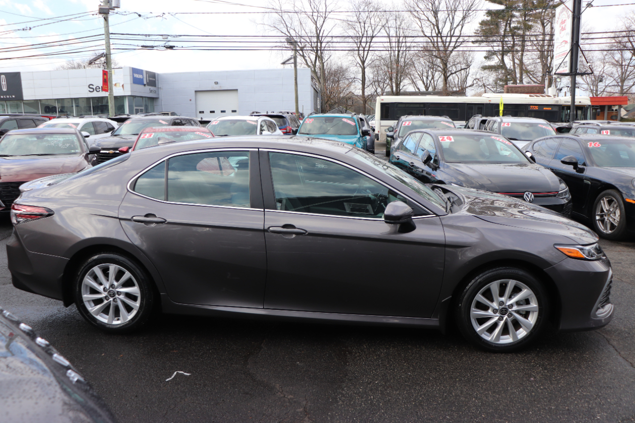 Toyota Camry LE Auto (Natl) 2024