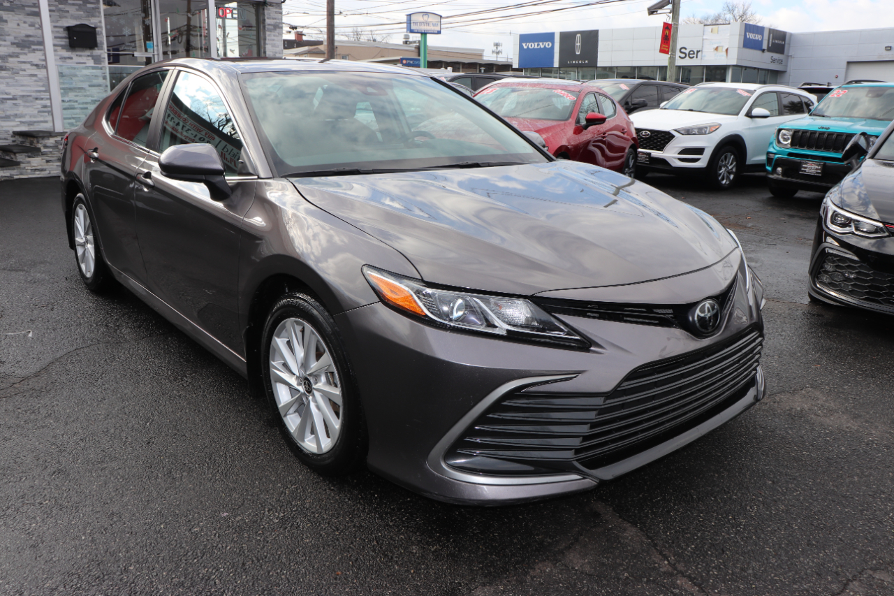 Toyota Camry LE Auto (Natl) 2024