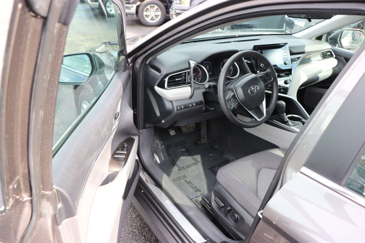 Toyota Camry LE Auto (Natl) 2024