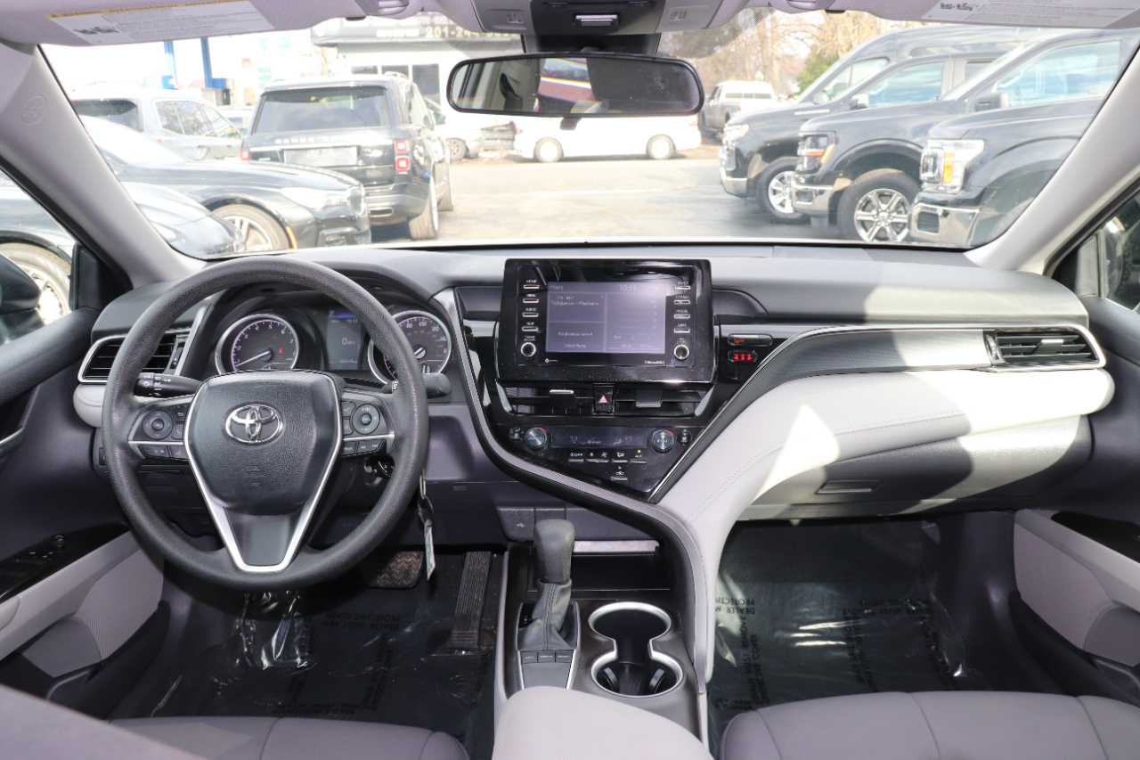 Toyota Camry LE Auto (Natl) 2024