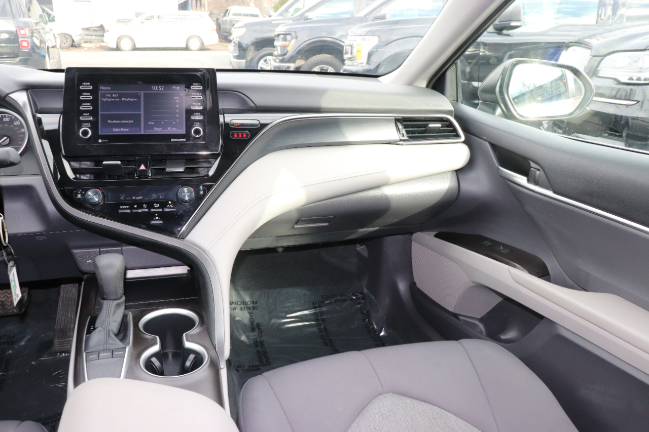 Toyota Camry LE Auto (Natl) 2024