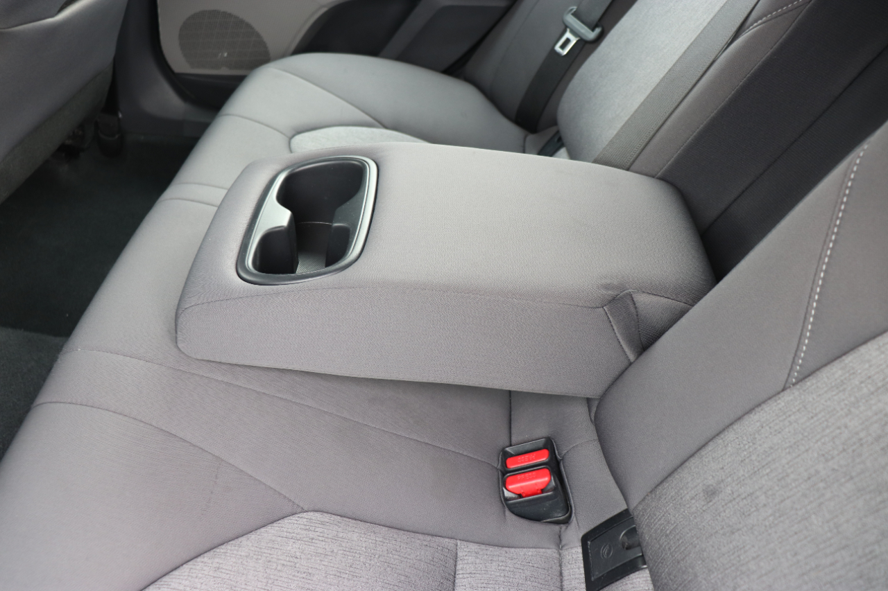 Toyota Camry LE Auto (Natl) 2024