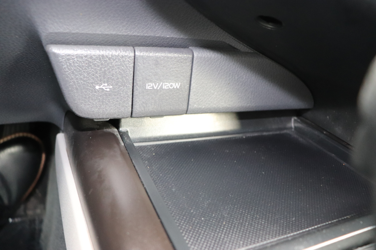 Toyota Camry LE Auto (Natl) 2024