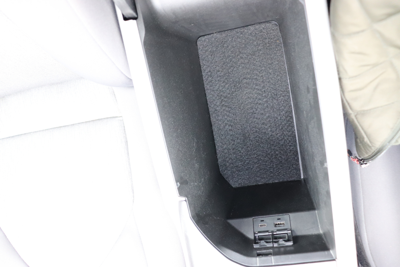 Toyota Camry LE Auto (Natl) 2024