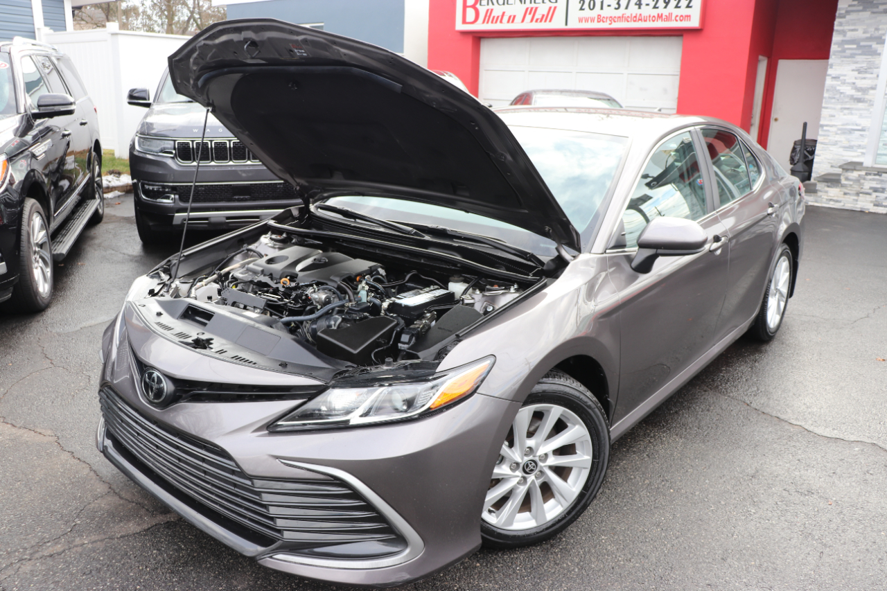 Toyota Camry LE Auto (Natl) 2024