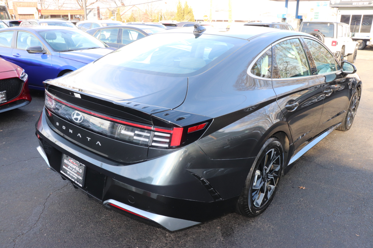 Hyundai Sonata SEL 2.5L FWD 2024