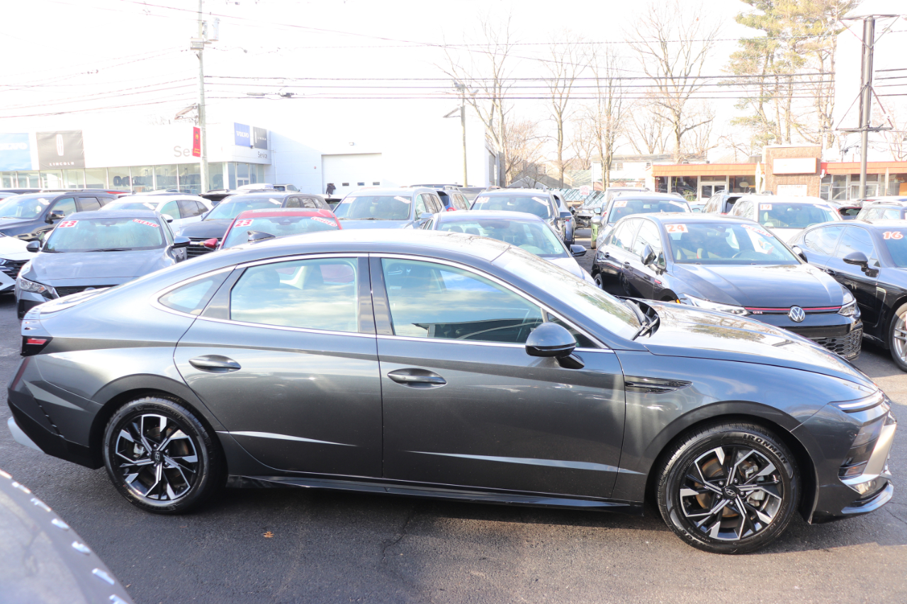 Hyundai Sonata SEL 2.5L FWD 2024