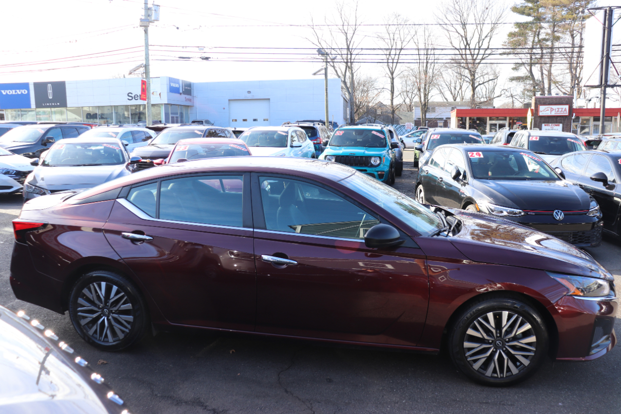 Nissan Altima 2.5 SV Sedan 2024