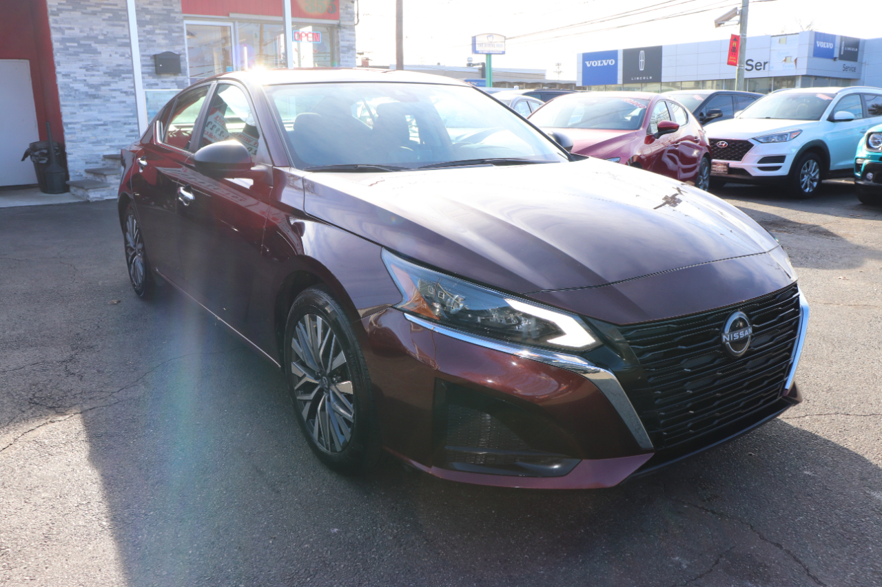 Nissan Altima 2.5 SV Sedan 2024