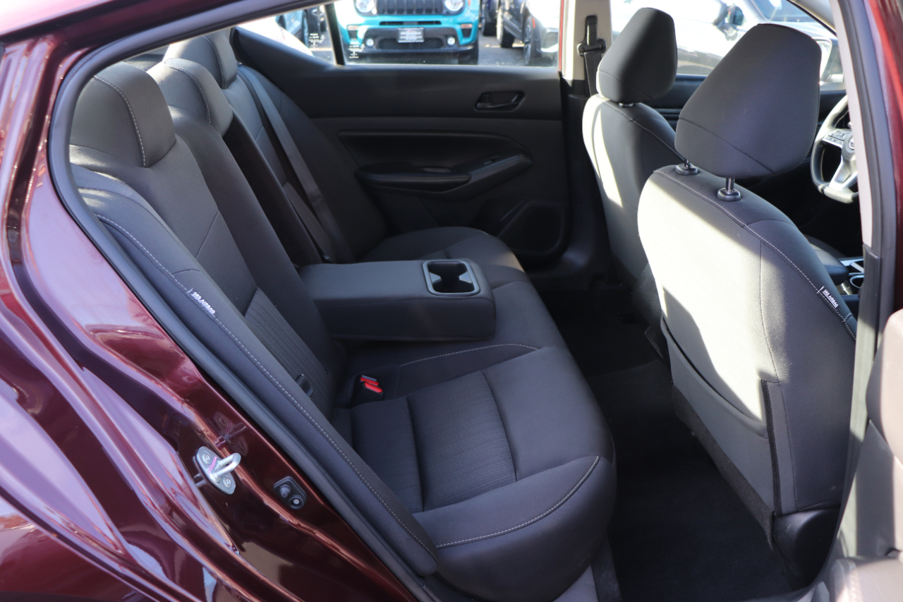 Nissan Altima 2.5 SV Sedan 2024