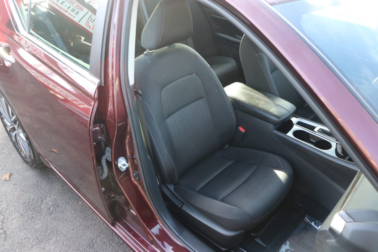 Nissan Altima 2.5 SV Sedan 2024