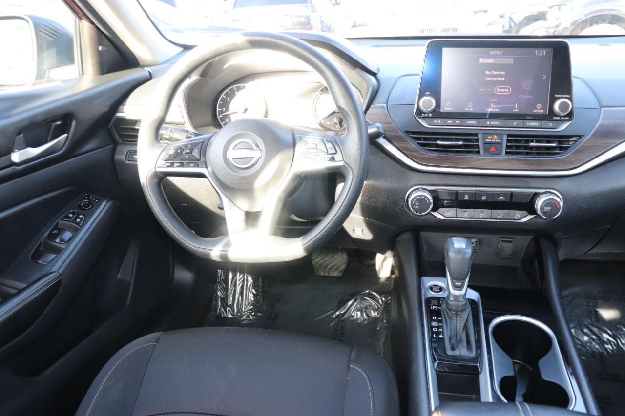 Nissan Altima 2.5 SV Sedan 2024