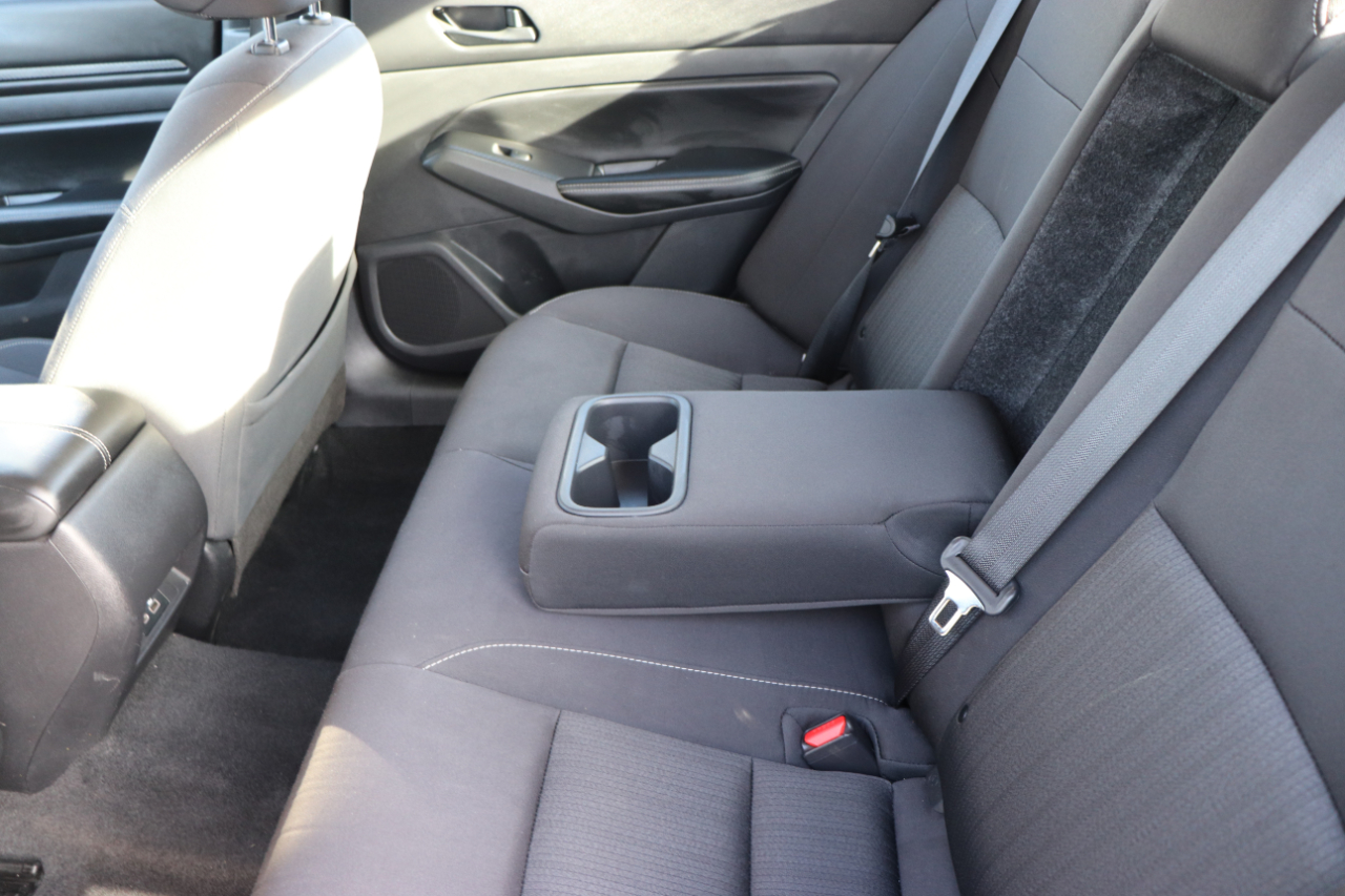 Nissan Altima 2.5 SV Sedan 2024