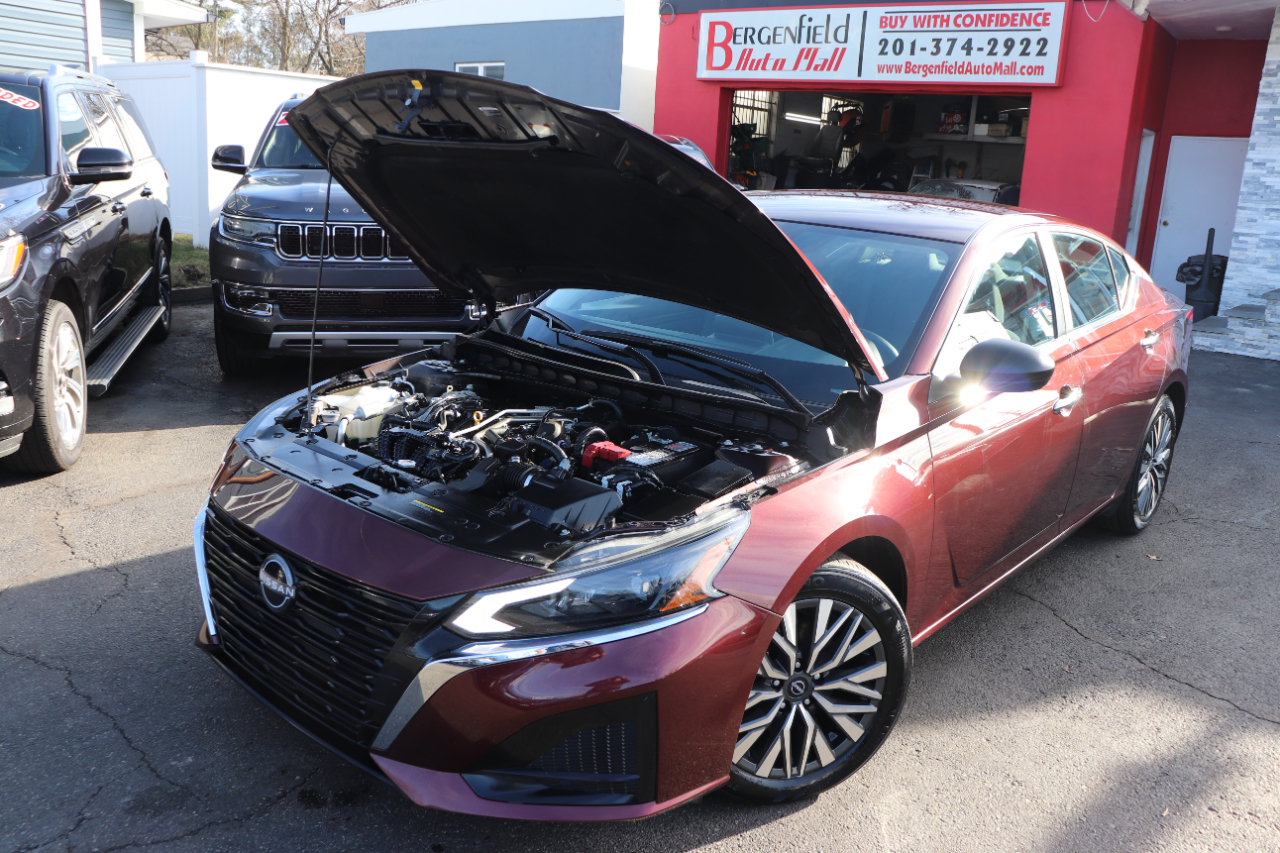 Nissan Altima 2.5 SV Sedan 2024