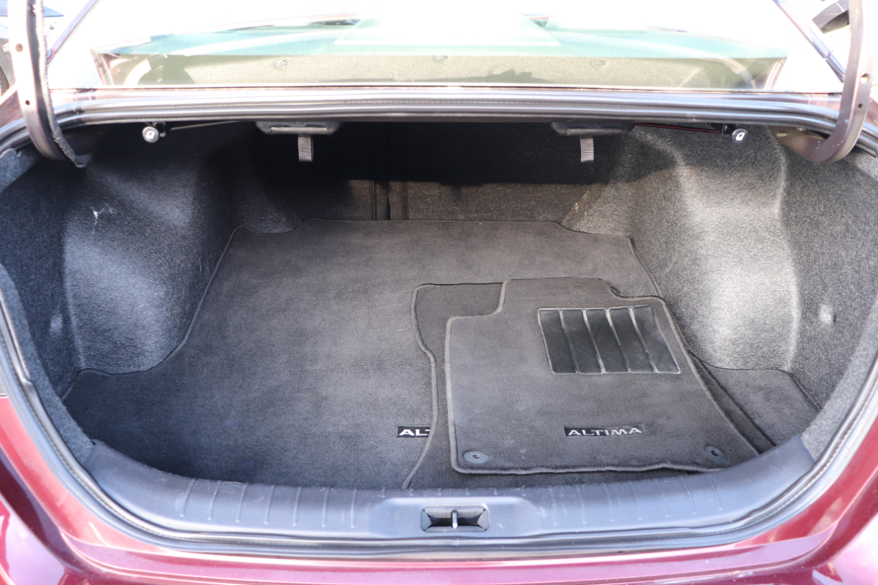 Nissan Altima 2.5 SV Sedan 2024