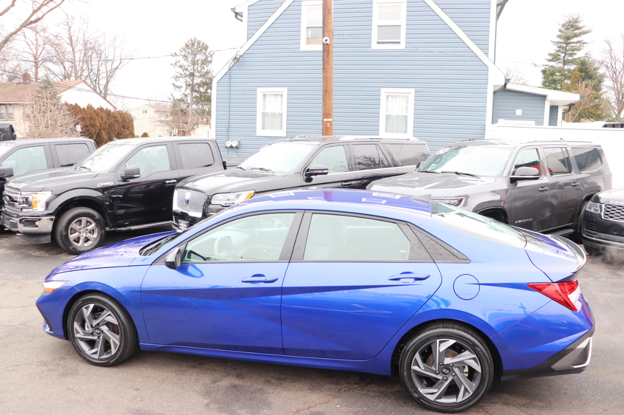 Hyundai Elantra Hybrid SEL Sport DCT 2025