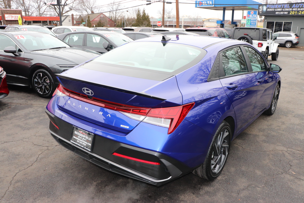 Hyundai Elantra Hybrid SEL Sport DCT 2025