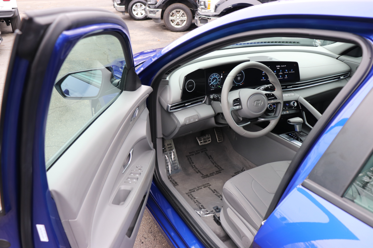 Hyundai Elantra Hybrid SEL Sport DCT 2025