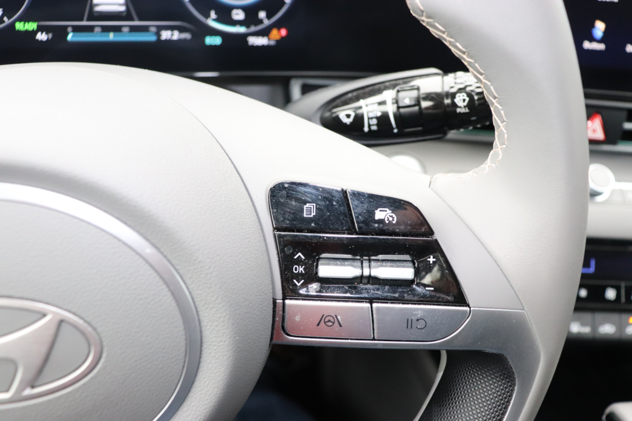 Hyundai Elantra Hybrid SEL Sport DCT 2025