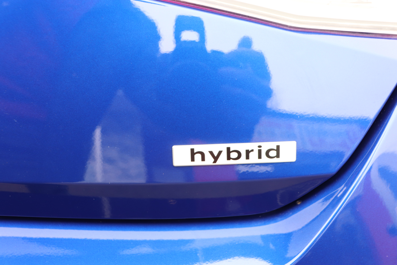 Hyundai Elantra Hybrid SEL Sport DCT 2025