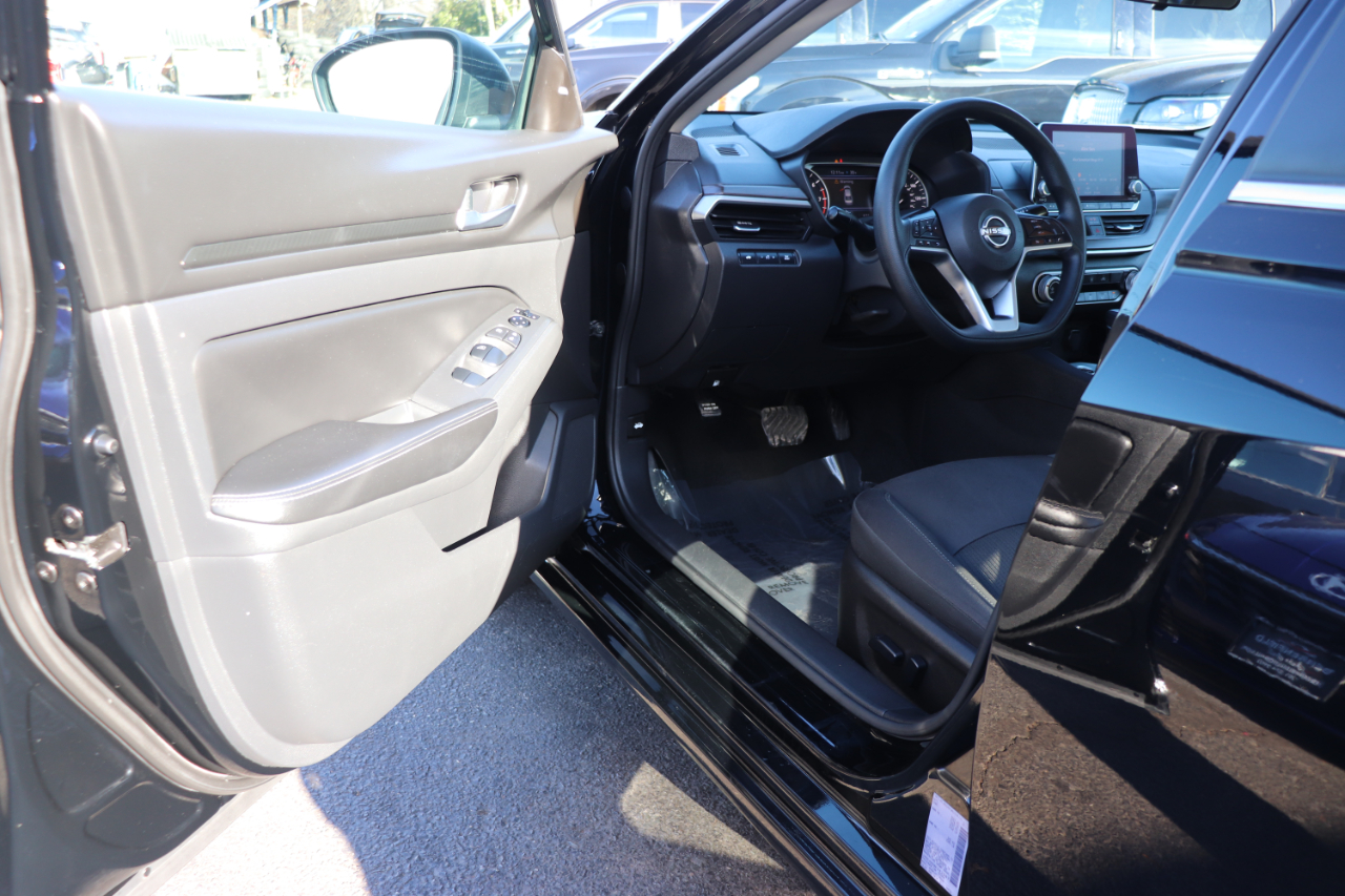 Nissan Altima 2.5 SV Sedan 2024