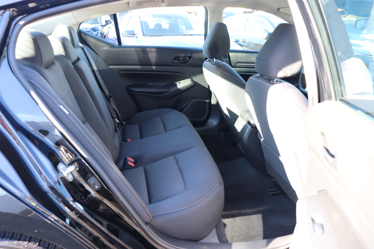 Nissan Altima 2.5 SV Sedan 2024