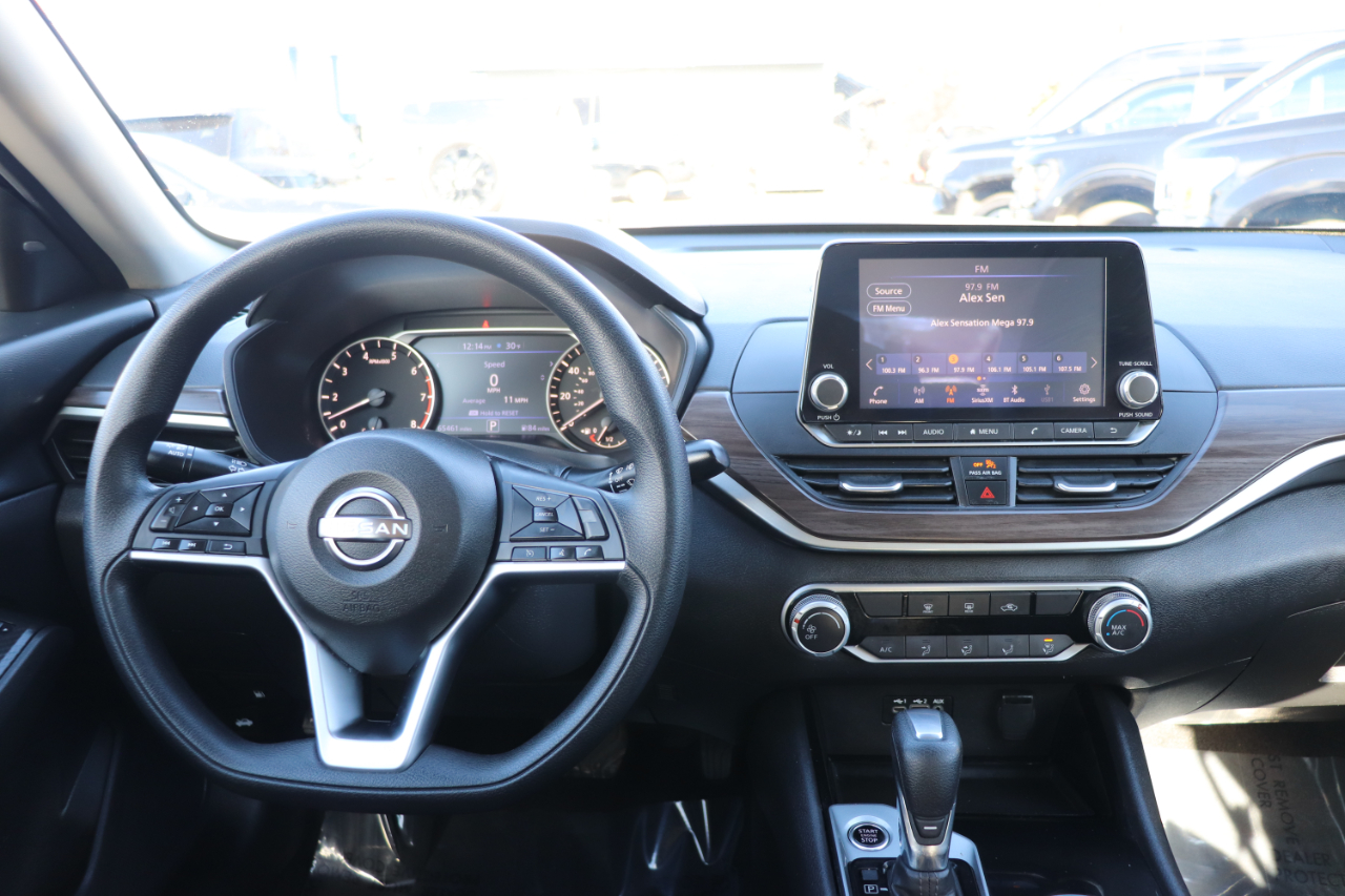 Nissan Altima 2.5 SV Sedan 2024