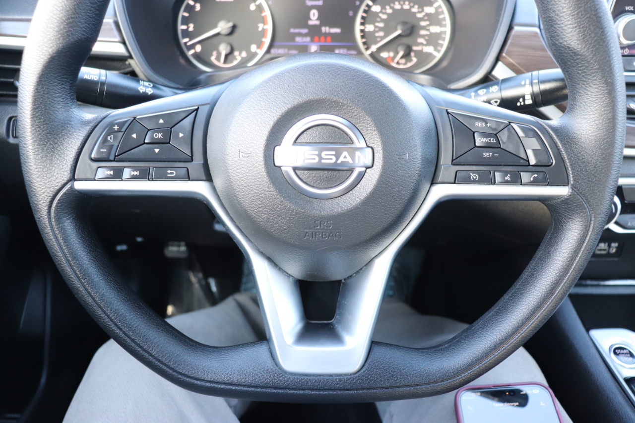 Nissan Altima 2.5 SV Sedan 2024