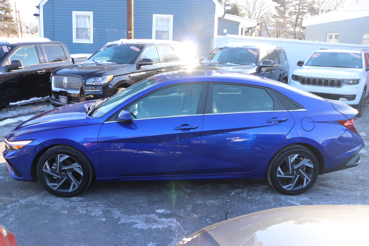 Hyundai Elantra SEL Convenience IVT 2025