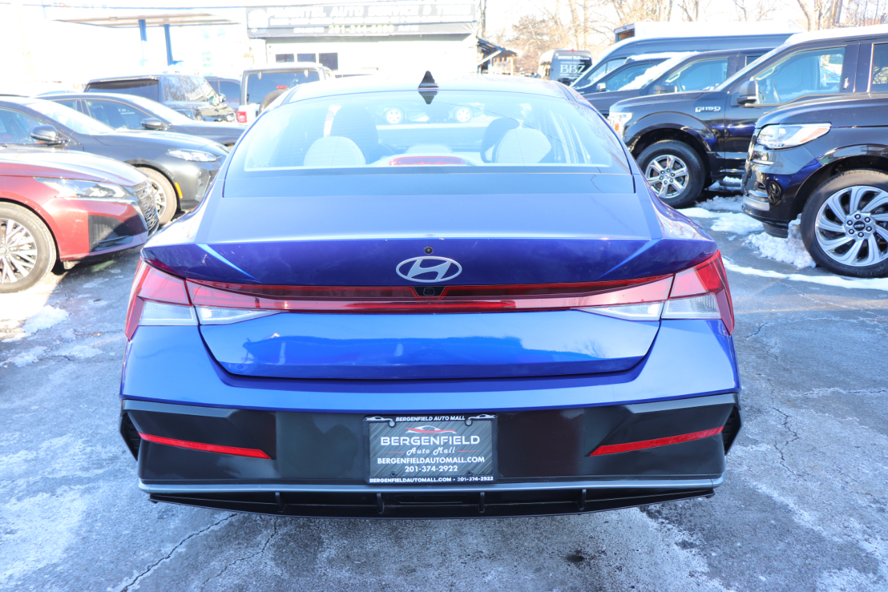 Hyundai Elantra SEL Convenience IVT 2025